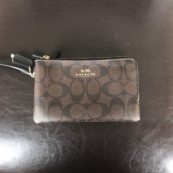 Coach Handbags - 3/50 NWOT Coach double zipper wrist-let